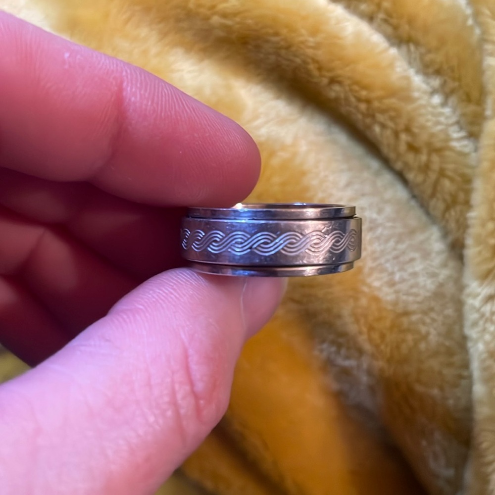 Size 10 Men’s stainless steel ring with Celtic design spinner